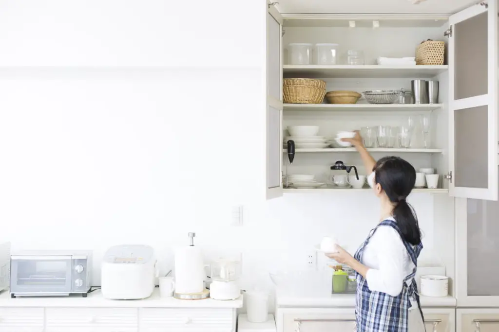 Organized kitchen cabinet