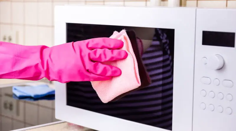 10 Minute chore - Clean microwave