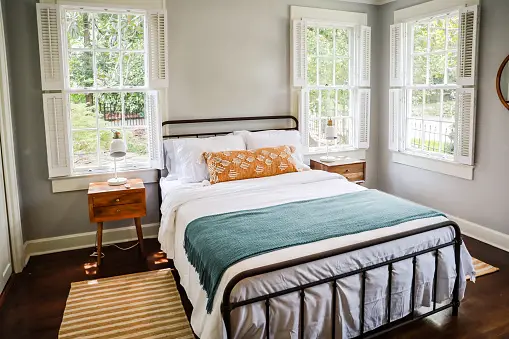 Neat and tidy guest bedroom 